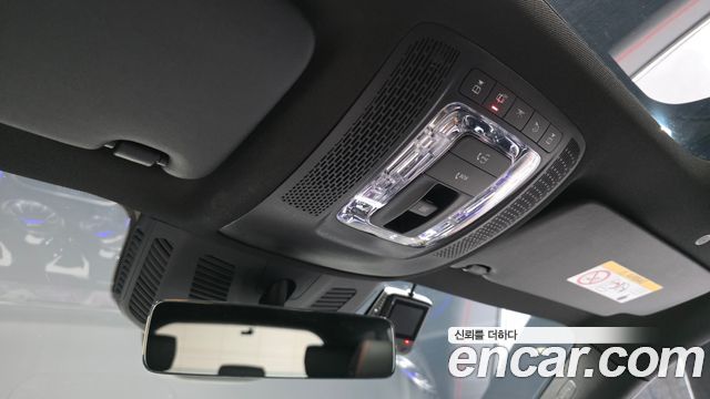 Mercedes-Benz GLB-Class 2023 — photo 25