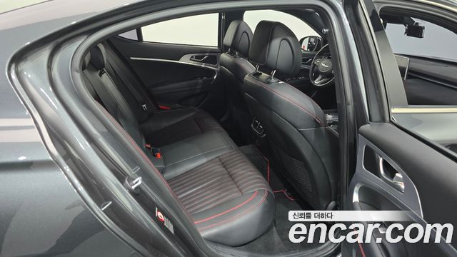Genesis G70 2018 — photo 17