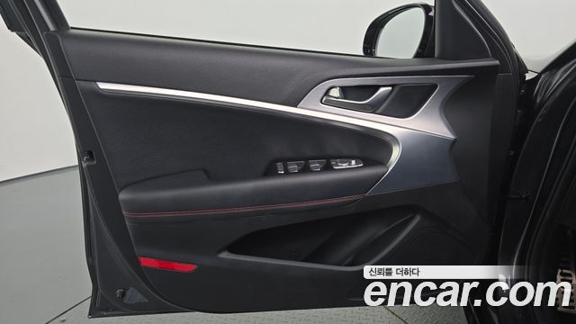 Genesis G70 2018 — photo 14