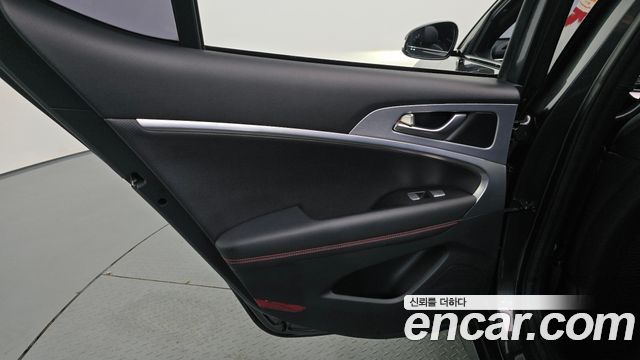Genesis G70 2018 — photo 15