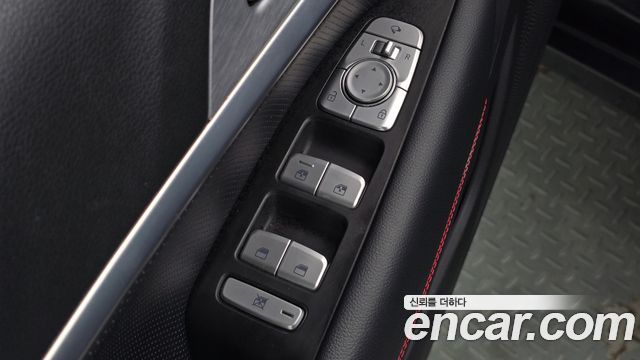 Genesis G70 2018 — photo 30