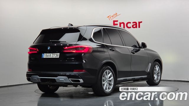 BMW X5 2019 — photo 2