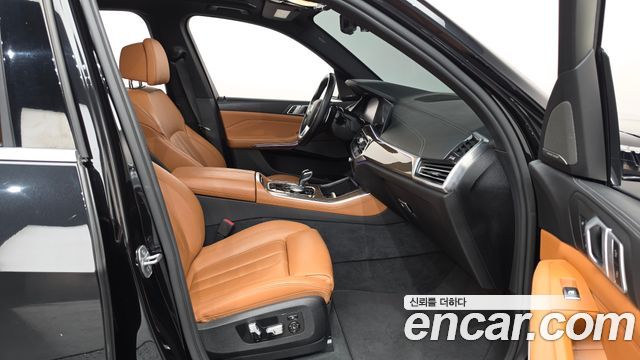 BMW X5 2019 — photo 16