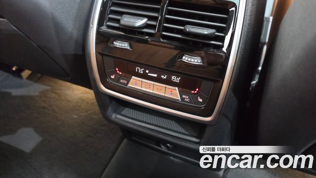 BMW X5 2019 — photo 32