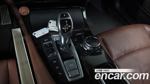 BMW 5-Series 2014 — photo 12