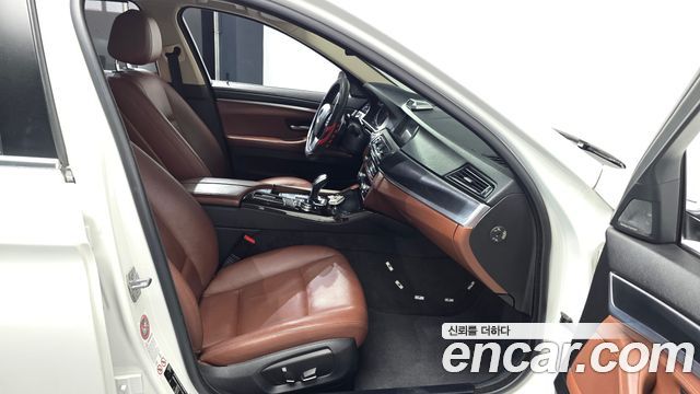 BMW 5-Series 2014 — photo 16