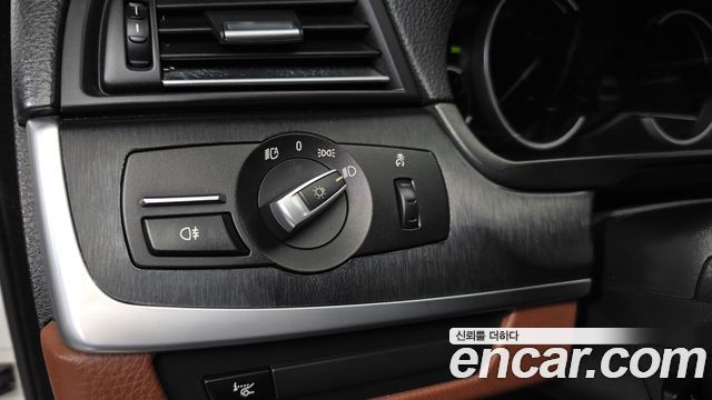 BMW 5-Series 2014 — photo 27