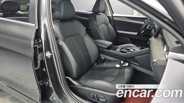 Kia K5 2022 — photo 16