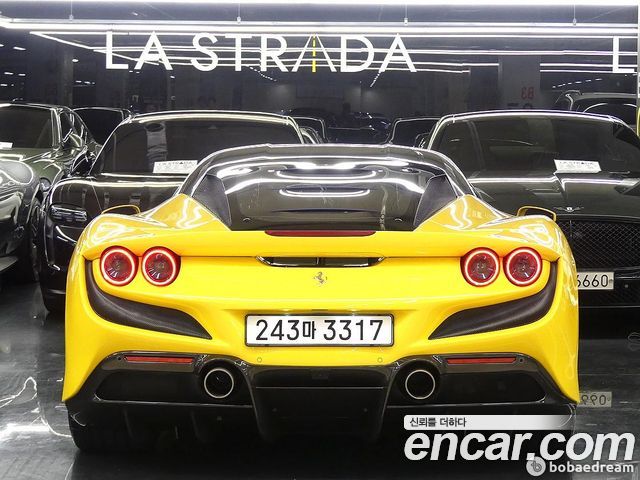 Ferrari F8 2020 — photo 2