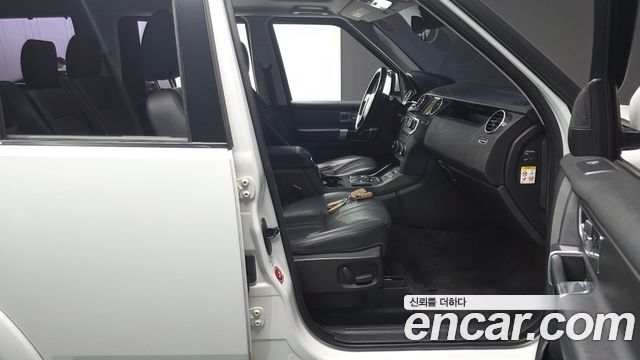 Land Rover Discovery 2014 — photo 13
