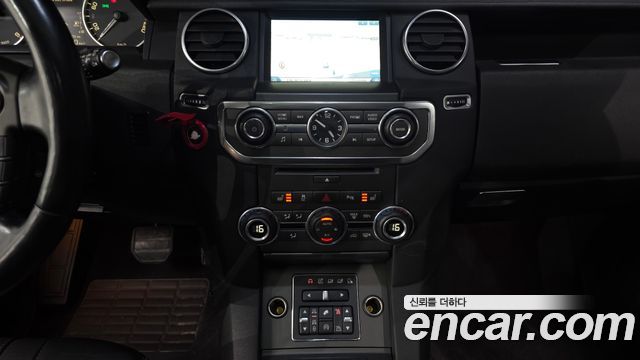 Land Rover Discovery 2014 — photo 20