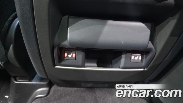 Land Rover Discovery 2014 — photo 24