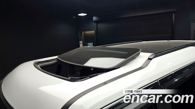 Land Rover Discovery 2014 — photo 25