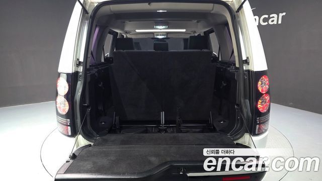 Land Rover Discovery 2014 — photo 26