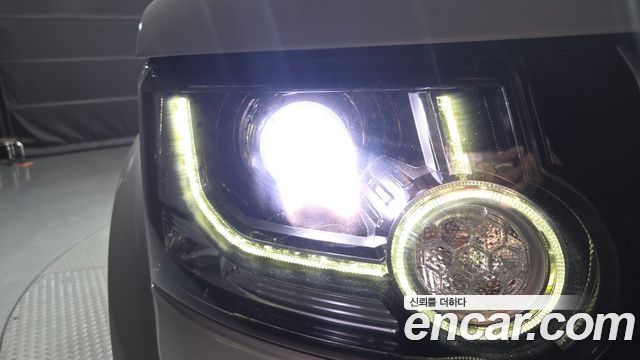 Land Rover Discovery 2014 — photo 8