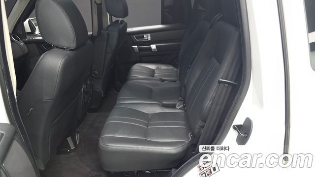 Land Rover Discovery 2014 — photo 16
