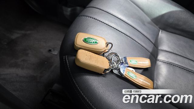 Land Rover Discovery 2014 — photo 30