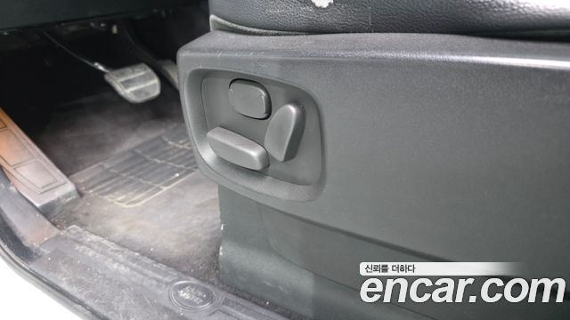 Land Rover Discovery 2014 — photo 31