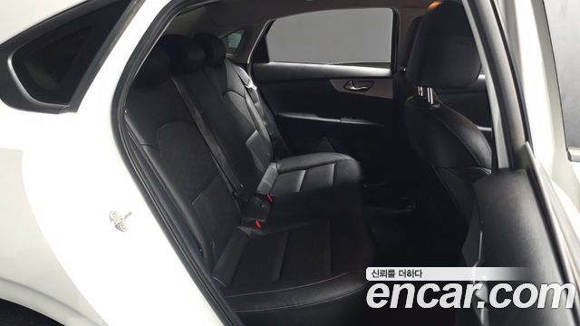 Kia K3 2022 — photo 17