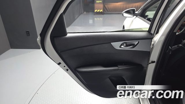 Kia K3 2022 — photo 15