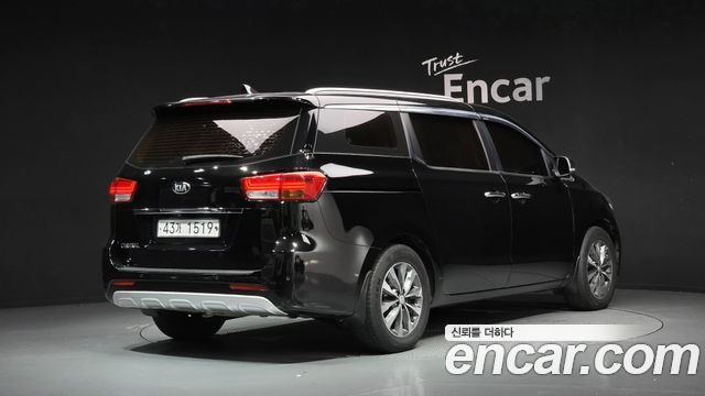 Kia Canival 2018 — photo 2