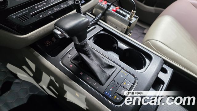 Kia Canival 2018 — photo 12