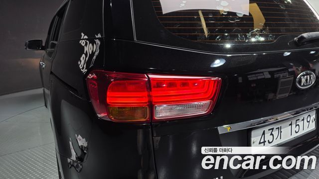 Kia Canival 2018 — photo 9