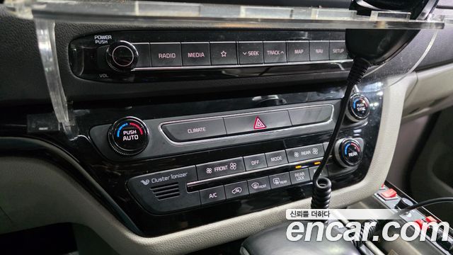 Kia Canival 2018 — photo 30
