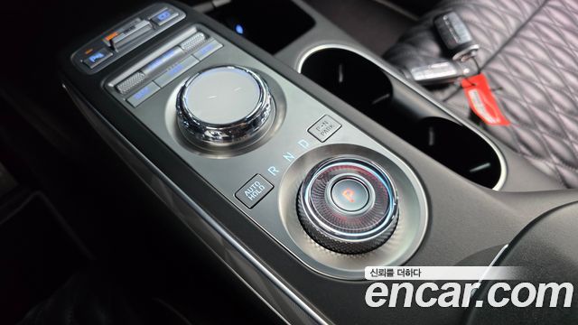 Genesis GV70 2021 — photo 12