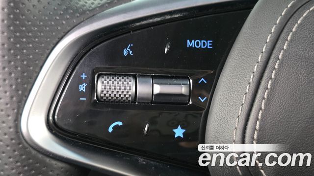 Genesis GV70 2021 — photo 22