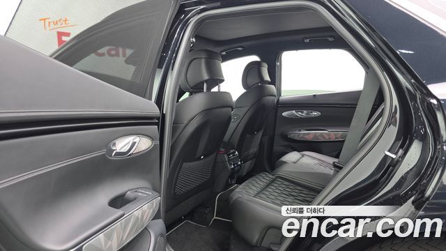 Genesis GV70 2021 — photo 29