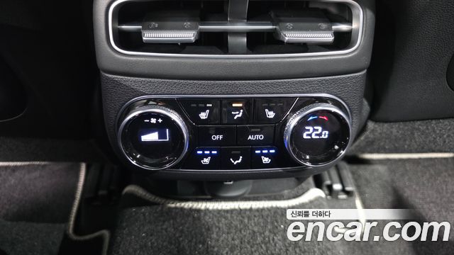 Genesis GV70 2021 — photo 30