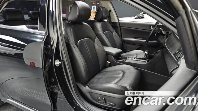 Kia K5 2016 — photo 11