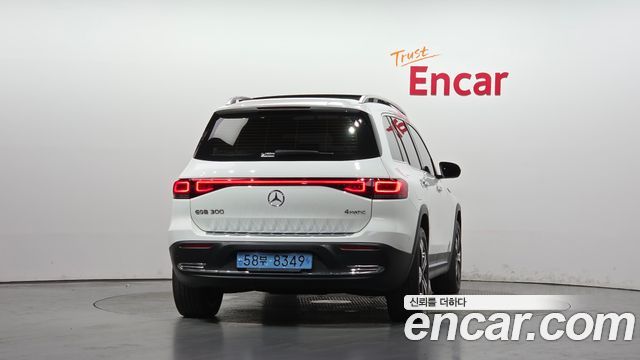 Mercedes-Benz EQB 2022 — photo 4