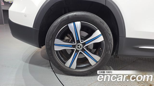 Mercedes-Benz EQB 2022 — photo 5