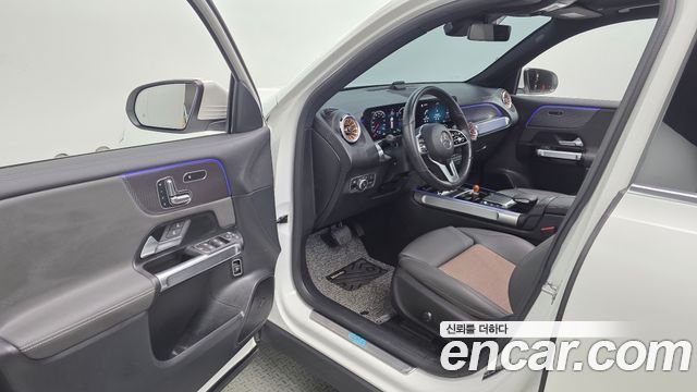 Mercedes-Benz EQB 2022 — photo 13