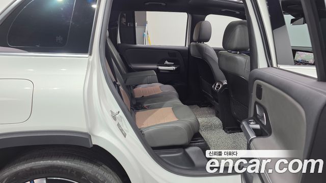 Mercedes-Benz EQB 2022 — photo 17