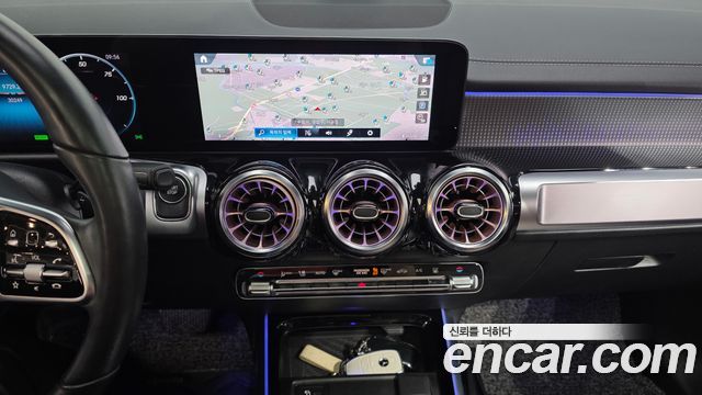 Mercedes-Benz EQB 2022 — photo 19