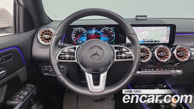 Mercedes-Benz EQB 2022 — photo 20