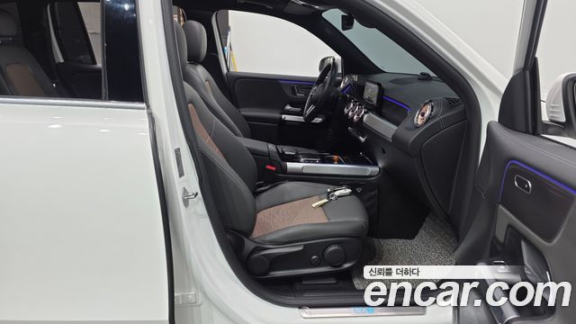 Mercedes-Benz EQB 2022 — photo 16