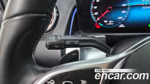 Mercedes-Benz EQB 2022 — photo 28