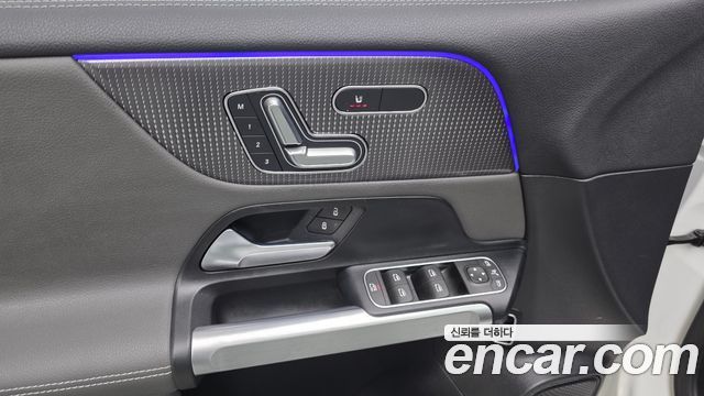 Mercedes-Benz EQB 2022 — photo 29
