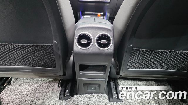 Mercedes-Benz EQB 2022 — photo 30