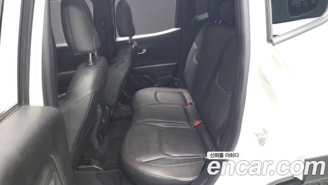 Jeep Renegade 2021 — photo 18