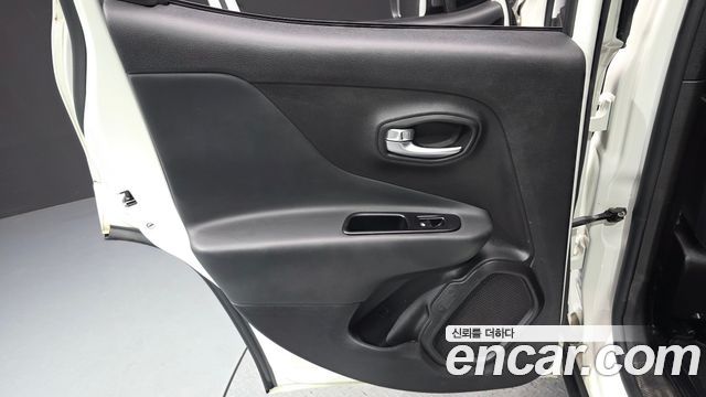 Jeep Renegade 2021 — photo 15