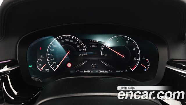 BMW 5-Series 2019 — photo 11