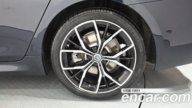 BMW 5-Series 2019 — photo 7