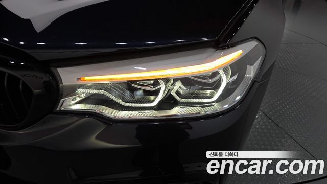 BMW 5-Series 2019 — photo 8