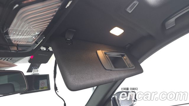 BMW 5-Series 2019 — photo 16