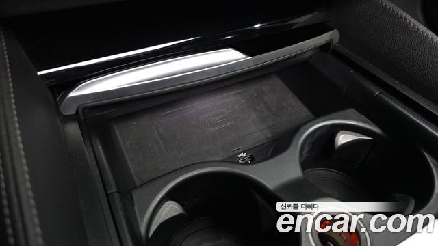 BMW 5-Series 2019 — photo 35